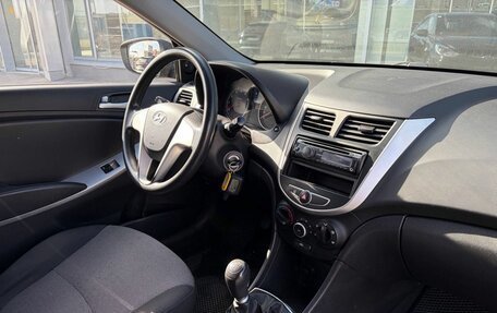Hyundai Solaris II рестайлинг, 2012 год, 595 000 рублей, 9 фотография