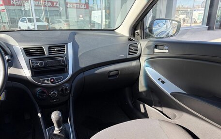 Hyundai Solaris II рестайлинг, 2012 год, 595 000 рублей, 7 фотография