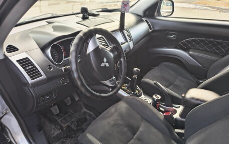 Mitsubishi Outlander III рестайлинг 3, 2008 год, 1 000 000 рублей, 8 фотография