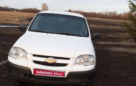 Chevrolet Niva I рестайлинг, 2018 год, 730 000 рублей, 1 фотография