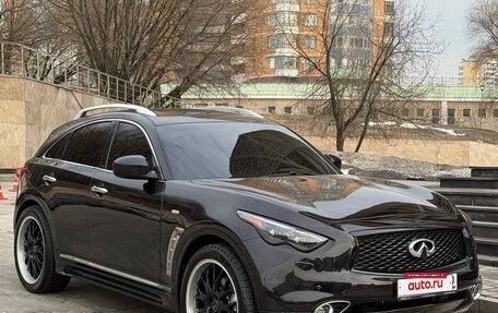 Infiniti QX70, 2014 год, 2 600 000 рублей, 3 фотография
