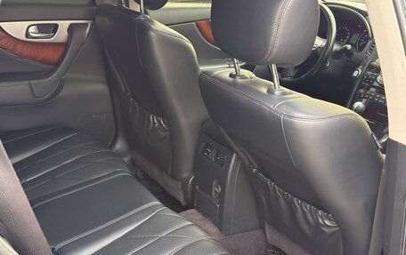 Infiniti QX70, 2014 год, 2 600 000 рублей, 12 фотография