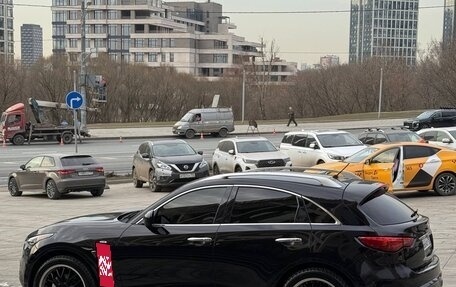 Infiniti QX70, 2014 год, 2 600 000 рублей, 8 фотография