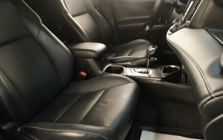 Toyota RAV4, 2018 год, 3 919 000 рублей, 10 фотография