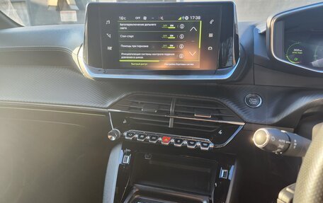 Peugeot 208 II, 2021 год, 1 550 000 рублей, 15 фотография