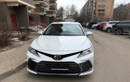 Toyota Camry, 2021 год, 4 100 000 рублей, 2 фотография