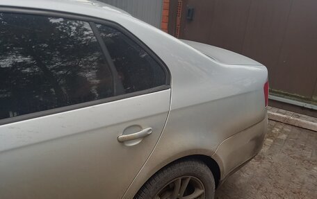 Volkswagen Jetta VI, 2006 год, 350 000 рублей, 3 фотография