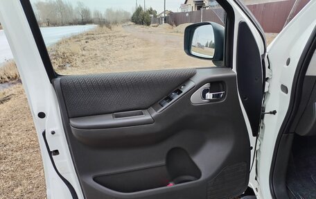 Nissan Navara (Frontier), 2012 год, 1 840 000 рублей, 9 фотография