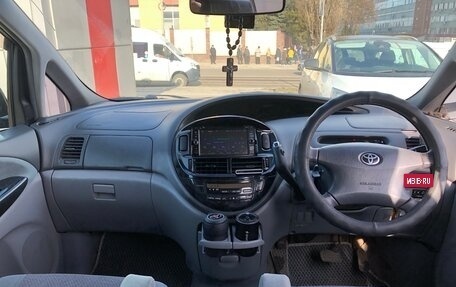 Toyota Estima III рестайлинг -2, 2001 год, 750 000 рублей, 2 фотография