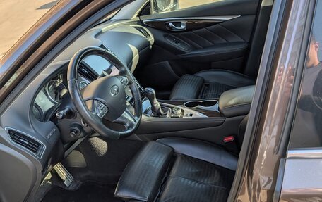 Infiniti Q50 I рестайлинг, 2014 год, 2 000 000 рублей, 13 фотография