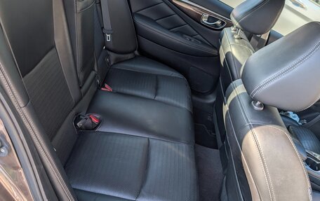 Infiniti Q50 I рестайлинг, 2014 год, 2 000 000 рублей, 18 фотография