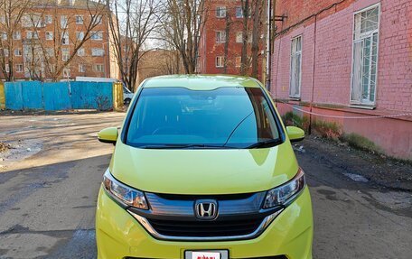 Honda Freed II, 2017 год, 1 500 000 рублей, 2 фотография