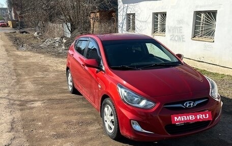 Hyundai Solaris II рестайлинг, 2012 год, 940 000 рублей, 3 фотография