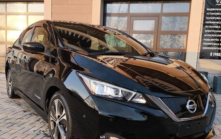 Nissan Leaf II, 2017 год, 1 560 000 рублей, 2 фотография