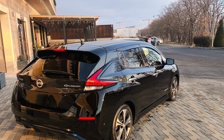 Nissan Leaf II, 2017 год, 1 560 000 рублей, 3 фотография