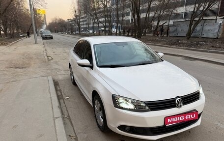 Volkswagen Jetta VI, 2012 год, 1 100 000 рублей, 12 фотография