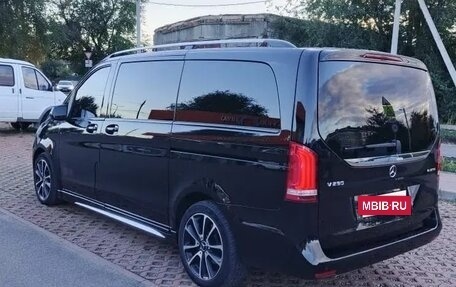 Mercedes-Benz V-Класс, 2015 год, 3 950 000 рублей, 2 фотография