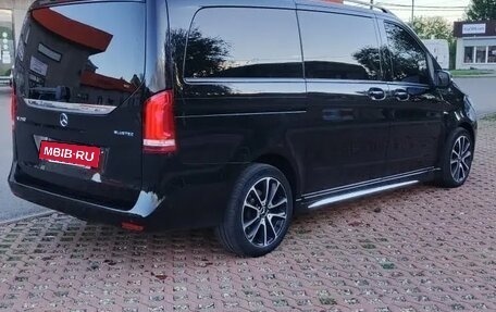 Mercedes-Benz V-Класс, 2015 год, 3 950 000 рублей, 5 фотография