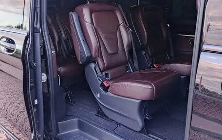 Mercedes-Benz V-Класс, 2015 год, 3 950 000 рублей, 10 фотография