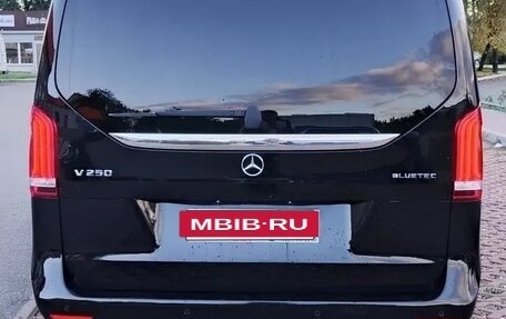 Mercedes-Benz V-Класс, 2015 год, 3 950 000 рублей, 3 фотография