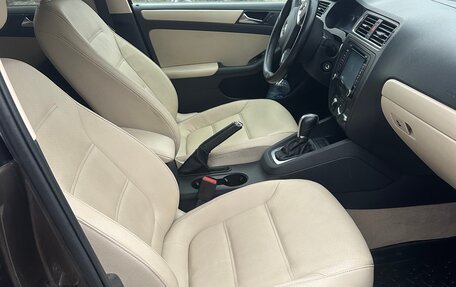 Volkswagen Jetta VI, 2011 год, 1 060 000 рублей, 6 фотография