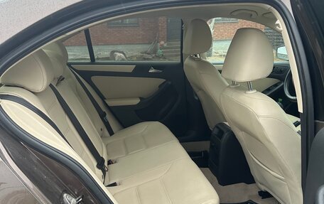 Volkswagen Jetta VI, 2011 год, 1 060 000 рублей, 7 фотография