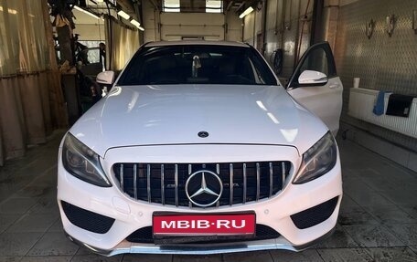 Mercedes-Benz C-Класс, 2017 год, 2 200 000 рублей, 1 фотография