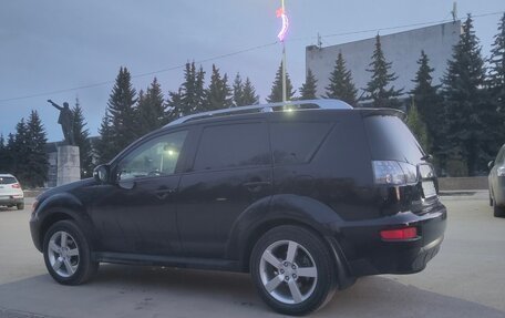 Mitsubishi Outlander III рестайлинг 3, 2010 год, 1 210 000 рублей, 5 фотография