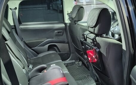 Mitsubishi Outlander III рестайлинг 3, 2010 год, 1 210 000 рублей, 9 фотография