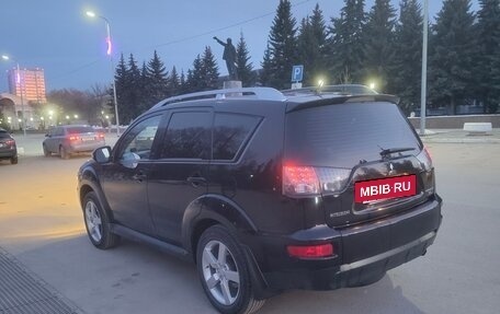 Mitsubishi Outlander III рестайлинг 3, 2010 год, 1 210 000 рублей, 4 фотография