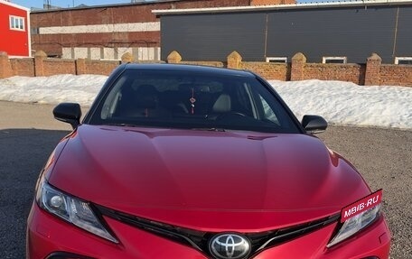 Toyota Camry, 2021 год, 3 280 000 рублей, 2 фотография