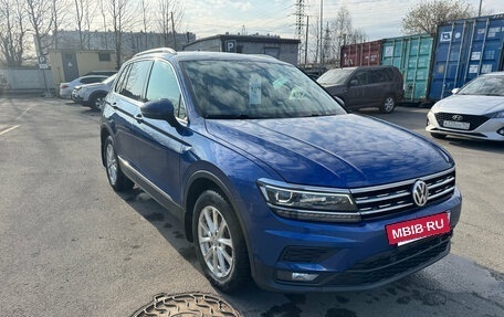 Volkswagen Tiguan II, 2018 год, 2 329 000 рублей, 3 фотография
