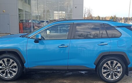 Toyota RAV4, 2019 год, 3 200 000 рублей, 3 фотография
