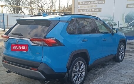 Toyota RAV4, 2019 год, 3 200 000 рублей, 6 фотография