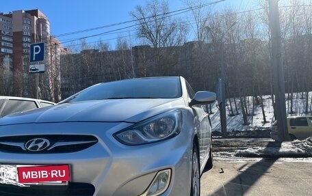Hyundai Solaris II рестайлинг, 2011 год, 650 000 рублей, 2 фотография