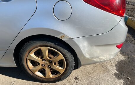 Hyundai Solaris II рестайлинг, 2011 год, 650 000 рублей, 6 фотография