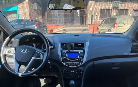 Hyundai Solaris II рестайлинг, 2011 год, 650 000 рублей, 8 фотография