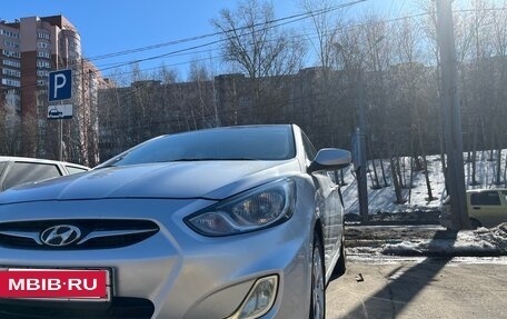 Hyundai Solaris II рестайлинг, 2011 год, 650 000 рублей, 13 фотография