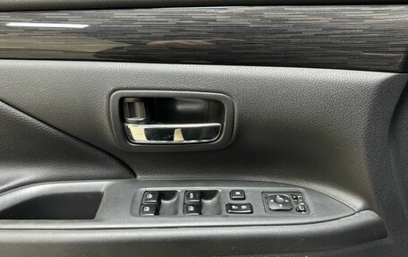 Mitsubishi Outlander III рестайлинг 3, 2017 год, 2 212 000 рублей, 11 фотография