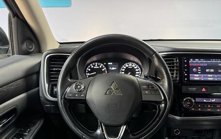 Mitsubishi Outlander III рестайлинг 3, 2017 год, 2 212 000 рублей, 16 фотография