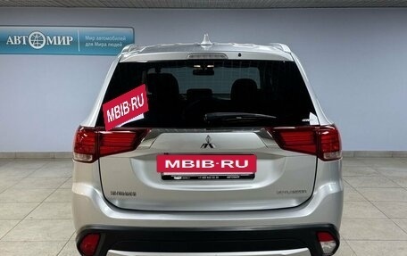Mitsubishi Outlander III рестайлинг 3, 2017 год, 2 212 000 рублей, 6 фотография