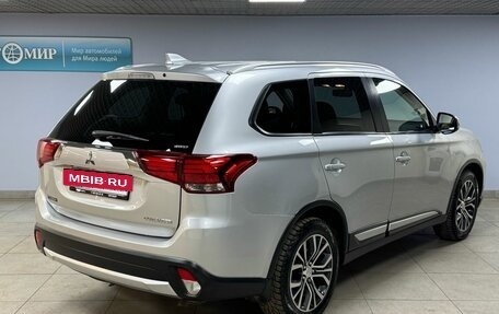 Mitsubishi Outlander III рестайлинг 3, 2017 год, 2 212 000 рублей, 7 фотография