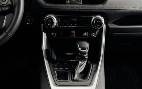 Toyota RAV4, 2025 год, 4 400 000 рублей, 22 фотография