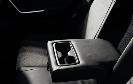 Toyota RAV4, 2025 год, 4 400 000 рублей, 25 фотография