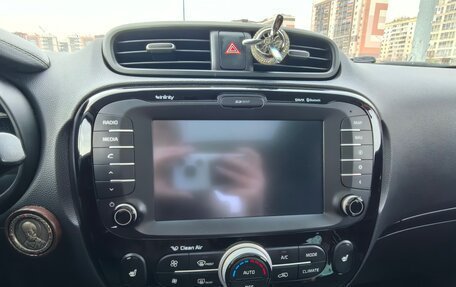 KIA Soul II рестайлинг, 2016 год, 1 999 900 рублей, 9 фотография