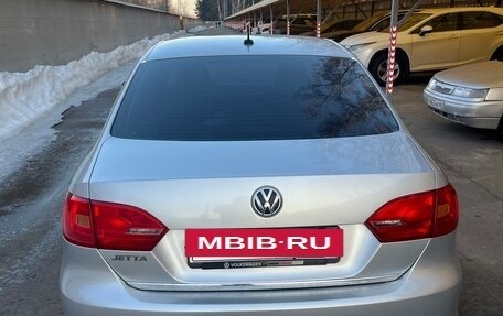 Volkswagen Jetta VI, 2013 год, 1 000 000 рублей, 3 фотография