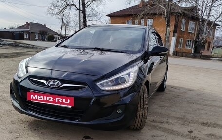 Hyundai Solaris II рестайлинг, 2013 год, 900 000 рублей, 2 фотография