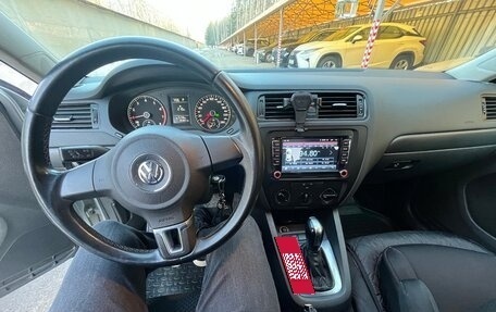 Volkswagen Jetta VI, 2013 год, 1 000 000 рублей, 4 фотография