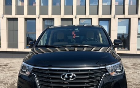 Hyundai H-1 II рестайлинг, 2021 год, 3 980 000 рублей, 1 фотография