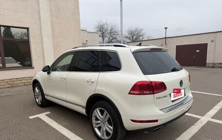 Volkswagen Touareg III, 2011 год, 2 400 000 рублей, 6 фотография